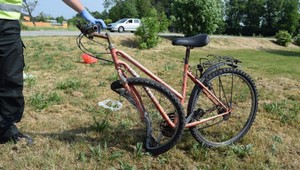 Opitá záchranárka cestou do práce zrazila cyklistu a ušla