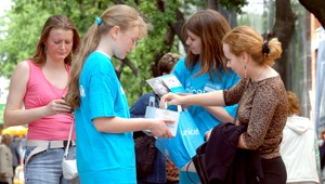 Prefíkananí podvodníci: Prosíme, prispejte postihnutým...