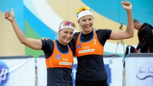 Dubovcová s Nestarcovou vstúpili do sezóny víťazstvom