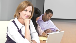 Zamestnávatelia zneužívajú svojich zamestnancov, tvrdia odborári