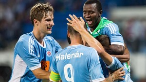 UEFA potrestala Slovan. Uzavrela mu tri sektory na Pasienkoch