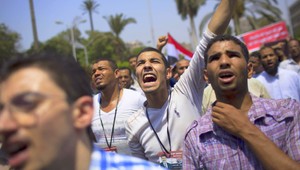 Nepokoje a dovolenky. Prečo sa to melie vždy pred letom?