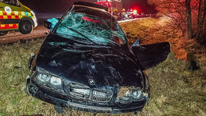 Jazda dvoch mladíkov skončila tragicky. Vodič havaroval, spolujazdec na mieste zomrel