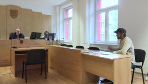 Pojednávanie s mužom museli prerušiť. Neuveríte, aký bol dôvod