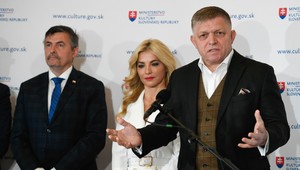 Premiér Fico na ministerstve kultúry. Šimkovičovú podporil v jej krokoch