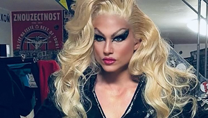 Brzobohatý sa predviedol ako sexi blondínka! Čo na to jeho manželka?!