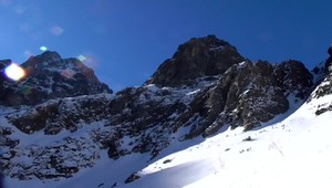 Nad Tatrami sa neblýska, ale zasvietilo slnko. Turisti dúfajú, že na lepšie časy