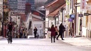 Podľa Pellegriniho ľudia v Bratislave nežijú skutočný život. V uliciach sme zisťovali, ako to v skutočnosti je