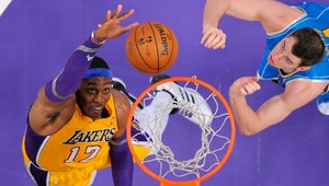 NBA: Lakers vyhrali po kolektívnom výkone tretíkrát v rade