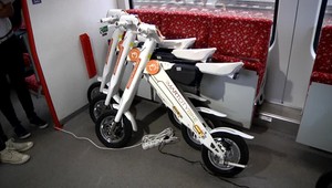 Z vlaku na elektrobike a problémy s parkovaním sa vás nebudú týkať. Bratislava testuje prelomovú službu