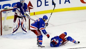 VIDEO: Marca Staala zasiahol puk do blízkosti pravého oka