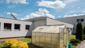 Grantový program dm Školy na zelenú opäť poskytne školám financie na inštaláciu fotovoltických panelov