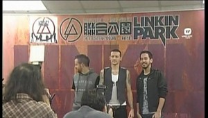 Skupina Linkin Park sa v novembri pripomenie živým CD a DVD