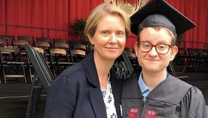 Slávna herečka má dcéru, z ktorej sa stal syn