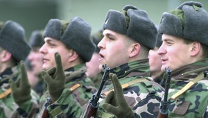 Exkluzívny prieskum agentúry AKO pre TV JOJ 24: Mala by vláda obnoviť povinnú vojenskú službu?