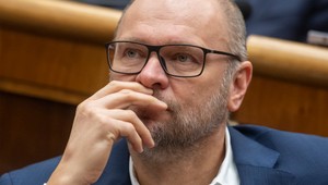 Saska by si mala lepšie vyberať, keď sa treba rozhodnúť mezi Zelenským a Geissenovcami, odporučil Hríb