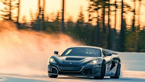 TEST: Elektrické monštrum s viac ako 1900 koňmi na snehu!