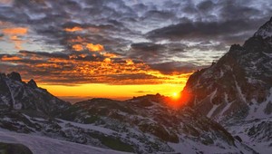 Záchranári ratovali horolezkyňu, ktorá spadla zo Satana