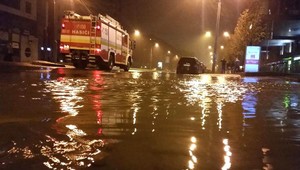 Oprava prasknutého potrubia v Bratislave je v nedohľadne