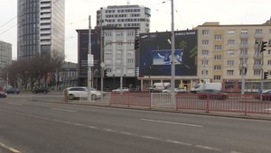 Skáču vodičom pod kolesá, mesto musí zakročiť