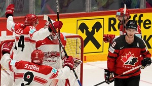 Je to tu, kalkulačky na stôl. Dáni zamiešali našou skupinou