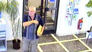 Mám bombu, dajte mi 5 000 eur! Povedal muž v banke