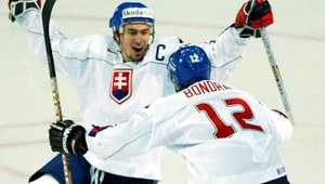 Bondra so Šatanom idú učiť hokejistov do púšte