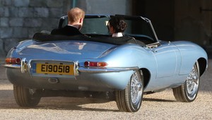Svadobným autom Harryho a Meghan bol Jaguar E-Type s elektrickým pohonom