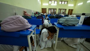 Pri indických útokoch v Pakistane zahynulo 26 ľudí, India hlási osem obetí