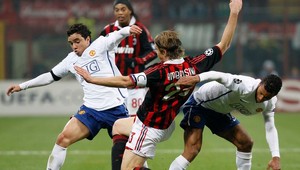 Dráma v Miláne pre ManU, cenné víťazstvo Lyonu nad Realom