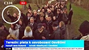 Český politik čelí škandálu. Urobil si selfie v Terezíne