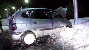 Po oslave sa rozhodol ísť domov autom. Po pár metroch nabúral
