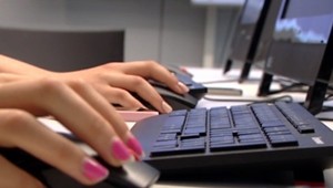 Študentky nemajú záujem o IT sektor. Odborník vidí chybu v školách