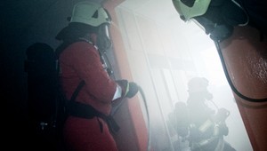 Opitý muž zaspal s cigaretou v ruke. Byt zhorel do tla