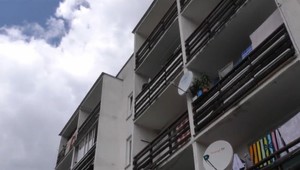 Brutálny prepad v Humennom: Agresívni muži spôsobili majiteľovi bytu peklo