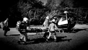 Hazardér so životmi! Tak vidia českí policajti slovenského vodiča. V havarovanej dodávke sa viezlo šestnásť ľudí