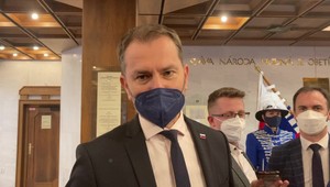 Predĺžili Matovičovi ochranku. Minister Mikulec hovorí, že sú na to dôvody