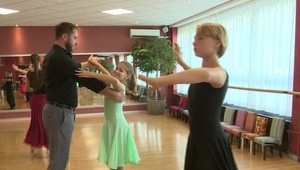 Známy tanečník učí tancovať už šesťročných. Pod jeho rukami rastú nové talenty
