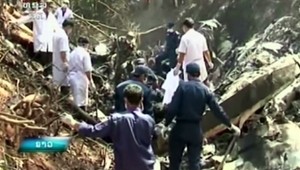 Pri havárii lietadla v Laose zomrel minister obrany