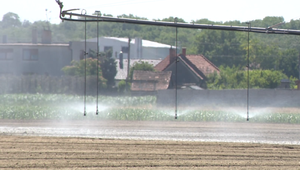 Závlahové systémy cez PPP projekt? Kaliňák obhajuje plán, opozícia hovorí o riziku pre farmárov