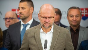 SaS chce vysloviť nedôveru Eduardovi Hegerovi spolu s Hlasom-SD. Vláda nemá dôvod na existenciu, argumentuje Sulík