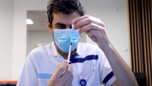 Čakáreň na očkovanie spustili. Ľudia hlásia prvé výpadky na stránke