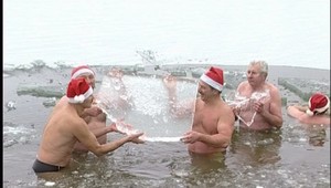 Otužilci si zaplávali v nádrži hydrocentrály