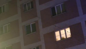 V bratislavskom byte našli mŕtveho muža. Utrpel strelné poranenie hlavy