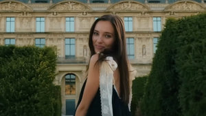 V Gottovej klipoch to graduje V najnovšom je mega sexi, len v spodnej bielizni!