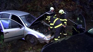 Vážna nehoda na R1. Záchranári do nemocnice transportovali tehotnú ženu