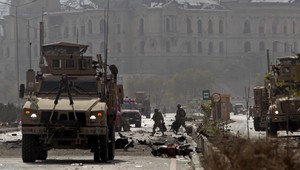 Samovraždený atentát v Kábule. Cieľom boli zahraniční vojaci