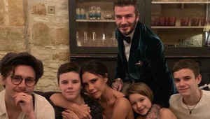 Naozaj to potrebujú?! Beckhamovci TAKTO predajú svoj život za šialené milióny!