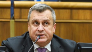 Toto je vyššia politická kultúra? Ty k***t, povzdychol si podpredseda NR SR Andrej Danko do mikrofónu