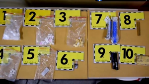 Škandál v Leopoldove: Drogy do basy pre väzňov vozili v kamiónoch a dodávkach